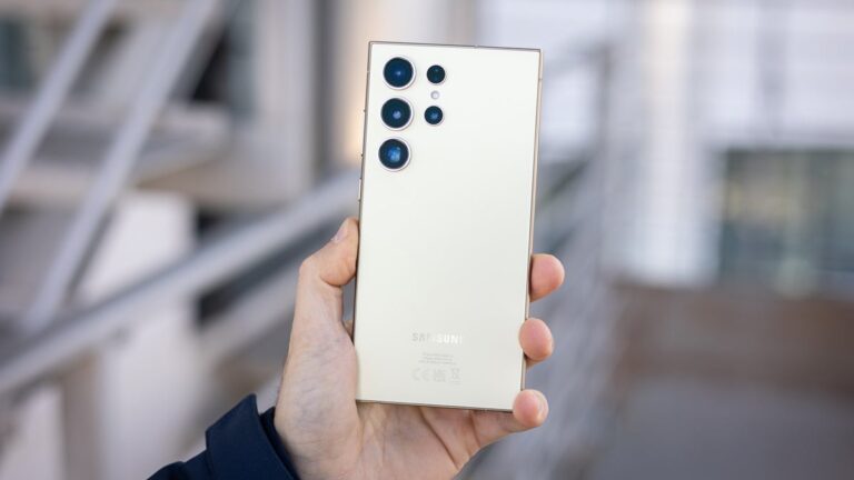 Go big and save big with 512GB and 1TB Galaxy S24 Ultra units at $250 discounts!