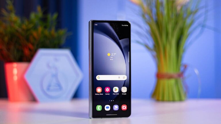 Here’s our first possible glimpse at Galaxy Z Fold 6’s external screen with symmetrical bezels