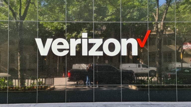 Verizon’s partnership with AST SpaceMobile will keep subscribers connected across the U.S.
