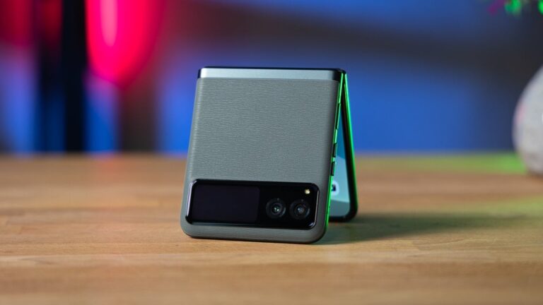 A new bombastic Razr (2023) deal lets you save $250 at the official Motorola store