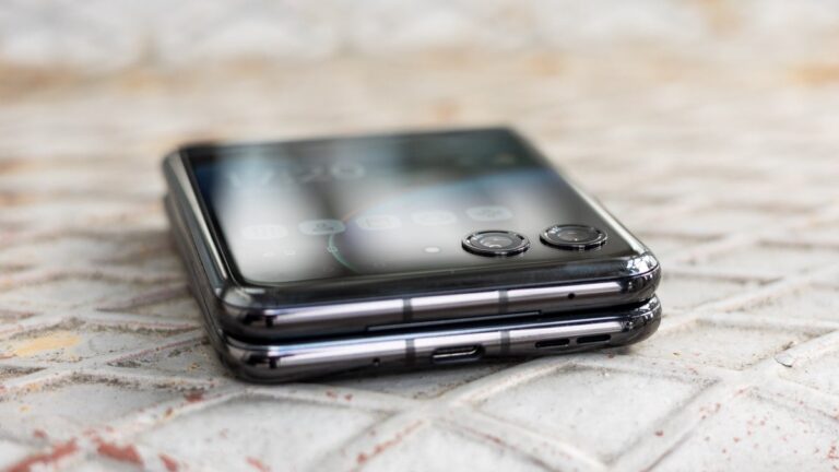 Motorola Razr (2024) and Razr+ (2024): Here’s what pre-order deals to expect