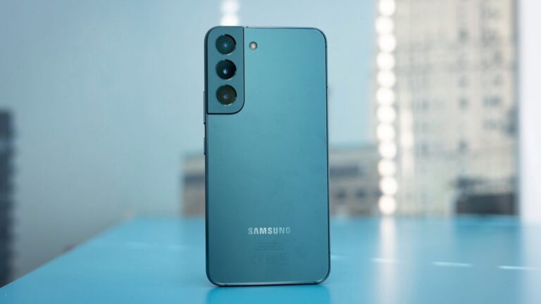 Samsung keeps selling more Galaxy S24 phones than it expects