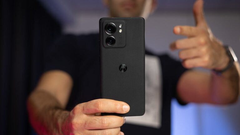 Spice up your days with the Edge (2023) and get a free Lenovo tablet bundle at Motorola