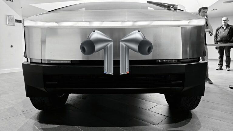 Apple’s AirPods look downright boring next to the Samsung Galaxy Buds 3 series