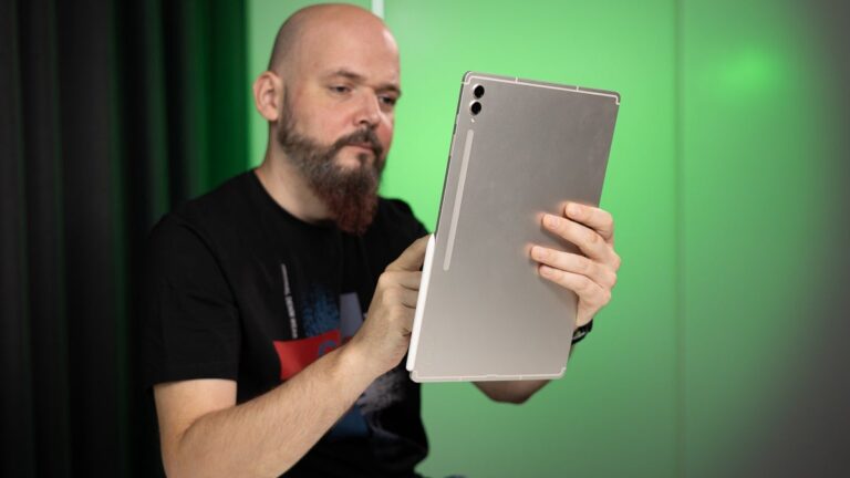 Best Buy shoppers can now save up to a monumental $350 on the gargantuan Samsung Galaxy Tab S9 Ultra