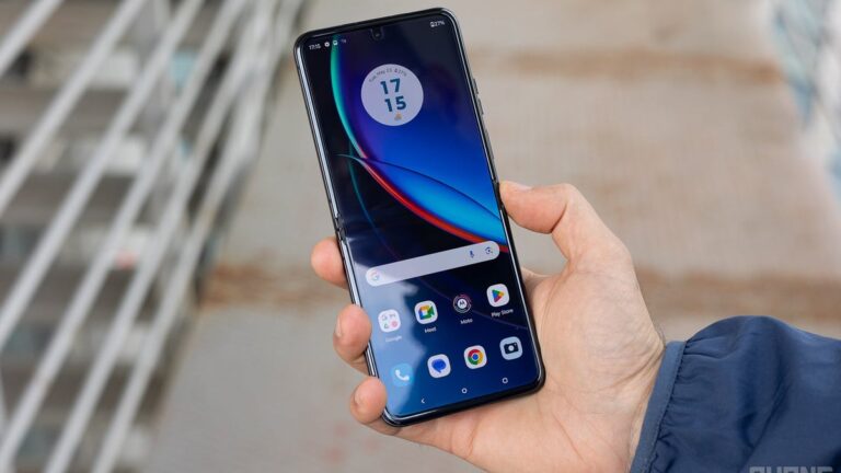 Last chance to save $400 and grab the Motorola Razr+ 2023 at its Prime Day discount