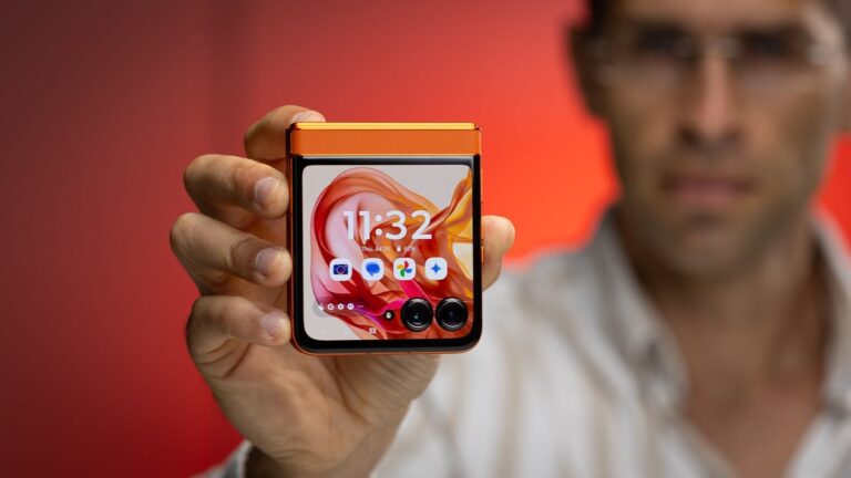 Motorola has strong July in the U.S. while Apple’s stateside shipments for the month fall slightly