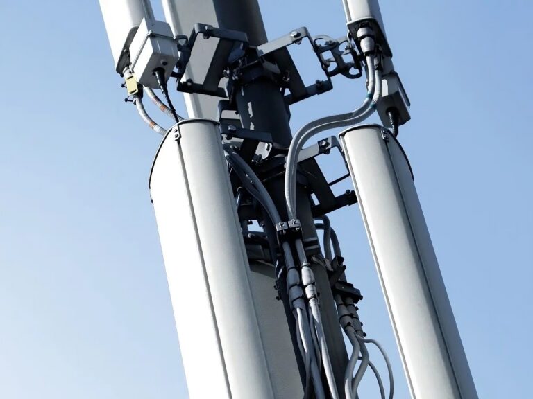 Vodafone uses satellite-guided sensors to align mobile antennas