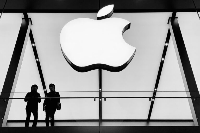 Apple iPhone China market share falls despite Q2 growth