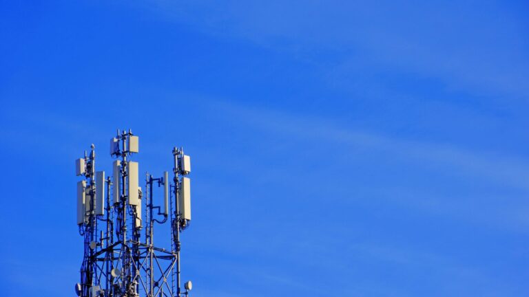 AT&T vs Verizon vs T-Mobile