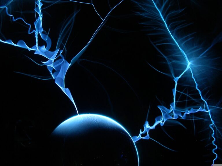 NEC cuts 5G radio power draw with compact amplifier module