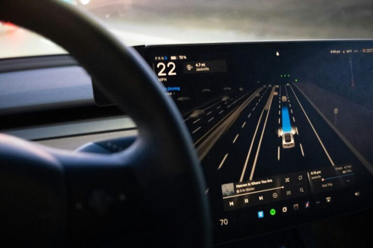 LG’s hybrid eCall system shows why connected cars still need 2G to 5G