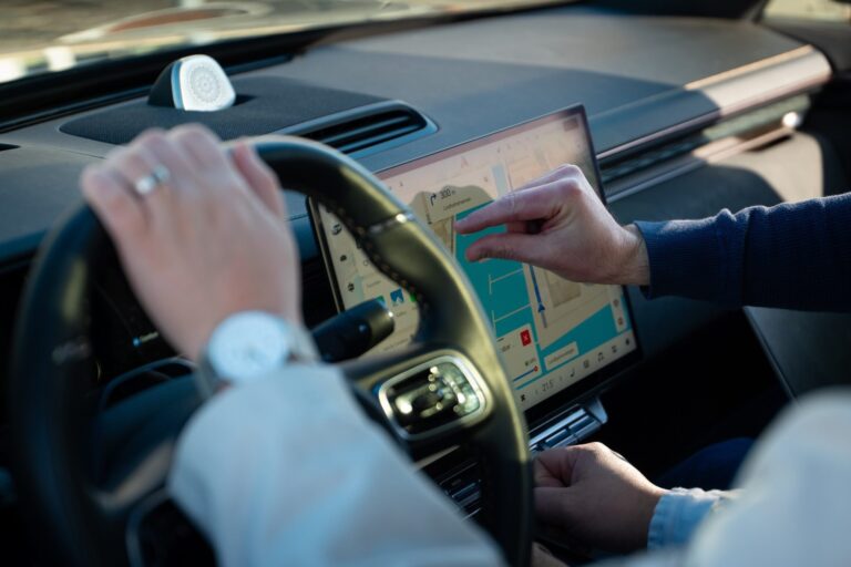 Geely taps Vodafone private 5G for automotive IoT
