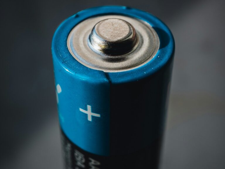 Spain mandates telecom backup battery infrastructure