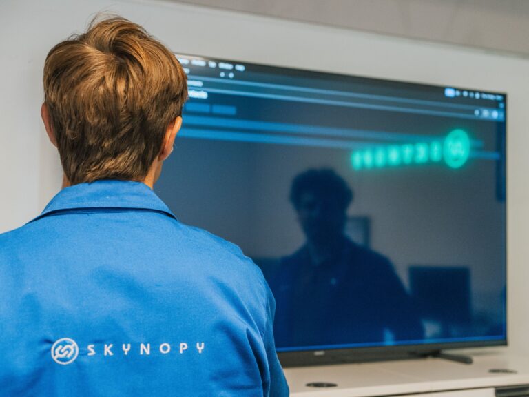 Eutelsat and Skynopy deploy Global AKAR satellite ground network